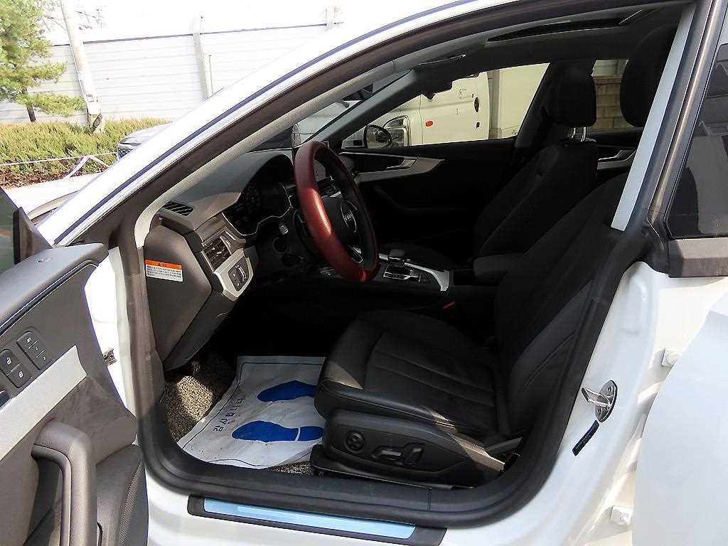 아우디 A5 A5 (F5) 40 TFSI 콰트로 스포트백 이미지 5