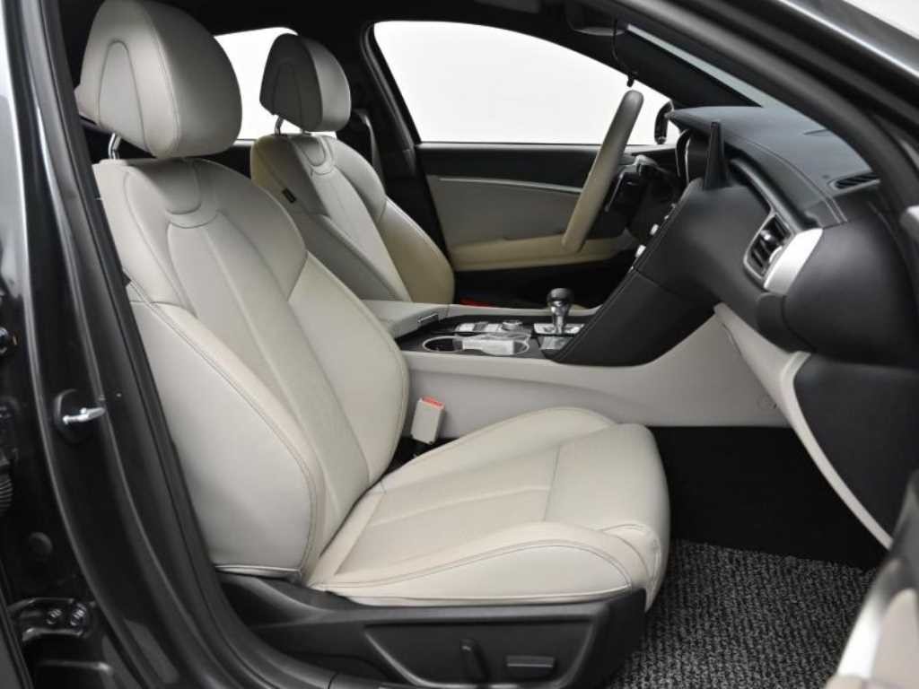 제네시스 G70 더 뉴 G70 가솔린 2.0T 2WD 이미지 10