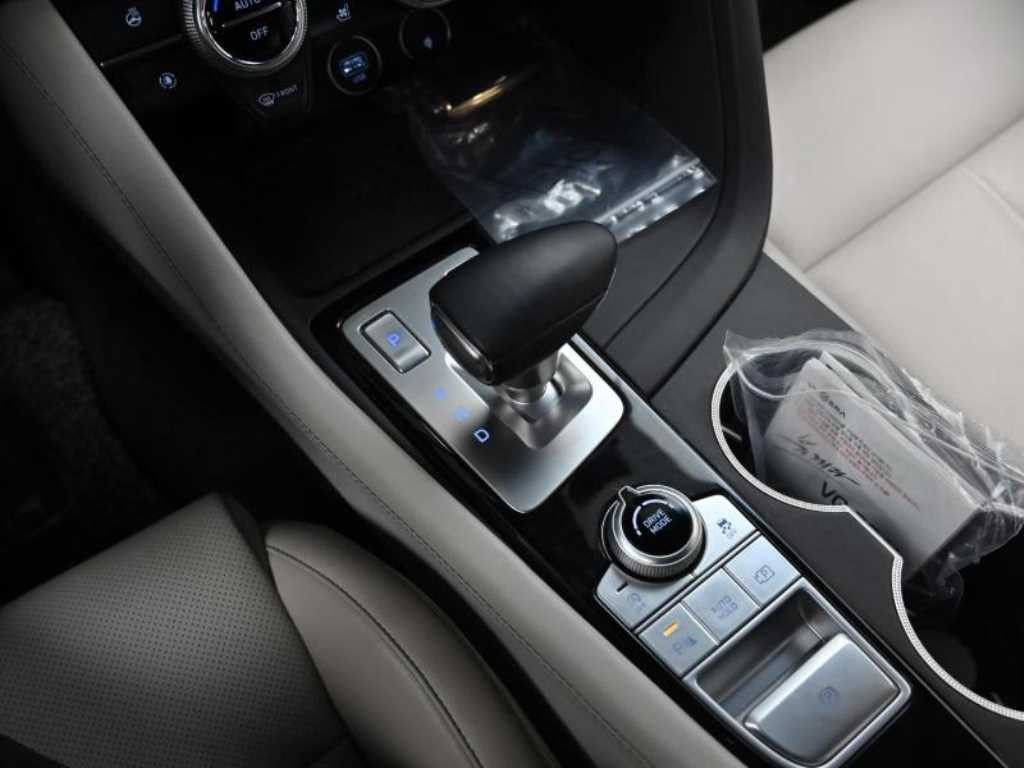 제네시스 G70 더 뉴 G70 가솔린 2.0T 2WD 이미지 9