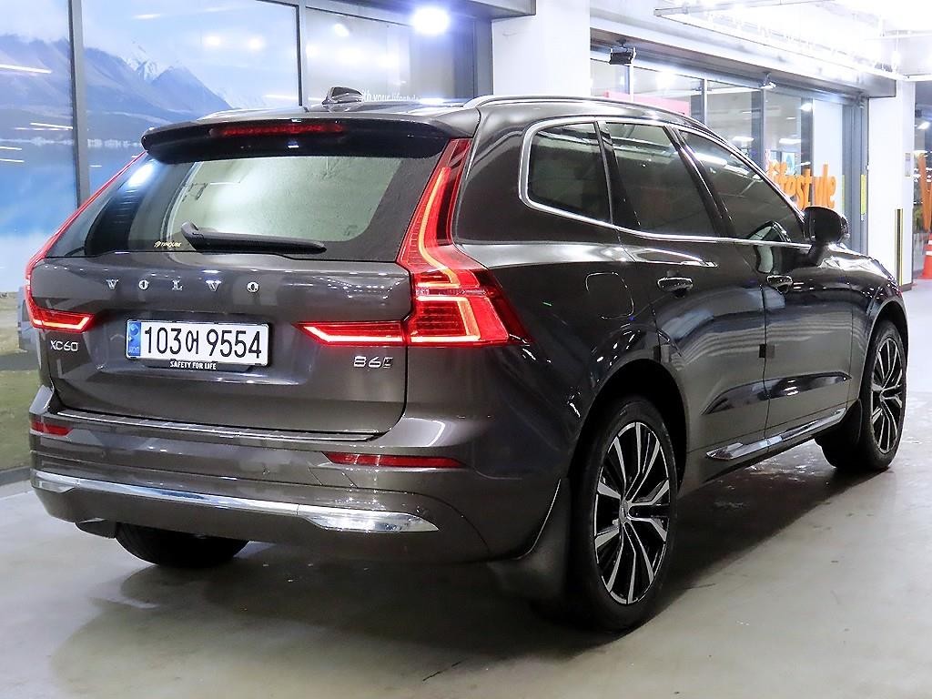 볼보 XC60 XC60(2세대) B6 AWD 얼티메이트 브라이트 이미지 4