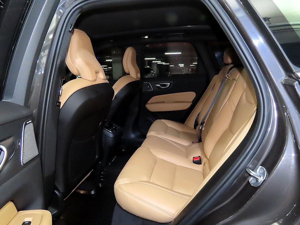볼보 XC60 XC60(2세대) B6 AWD 얼티메이트 브라이트 이미지 7