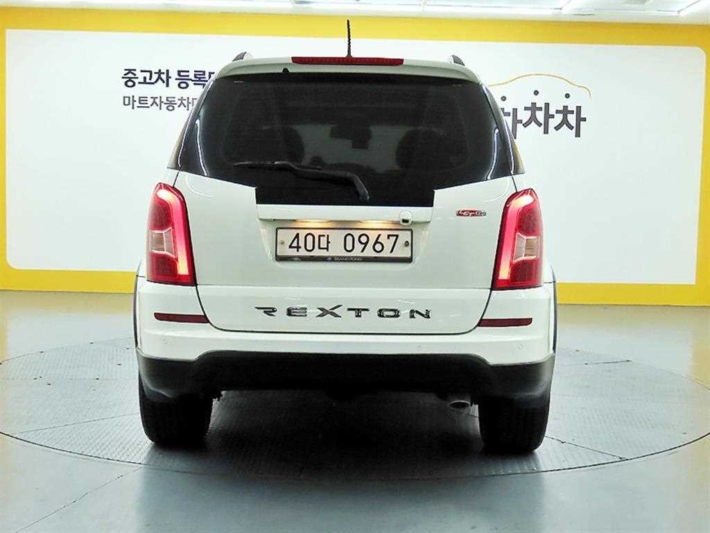 KG모빌리티(쌍용) 렉스턴 렉스턴W 2.2 4WD RX7 디럭스 이미지 3
