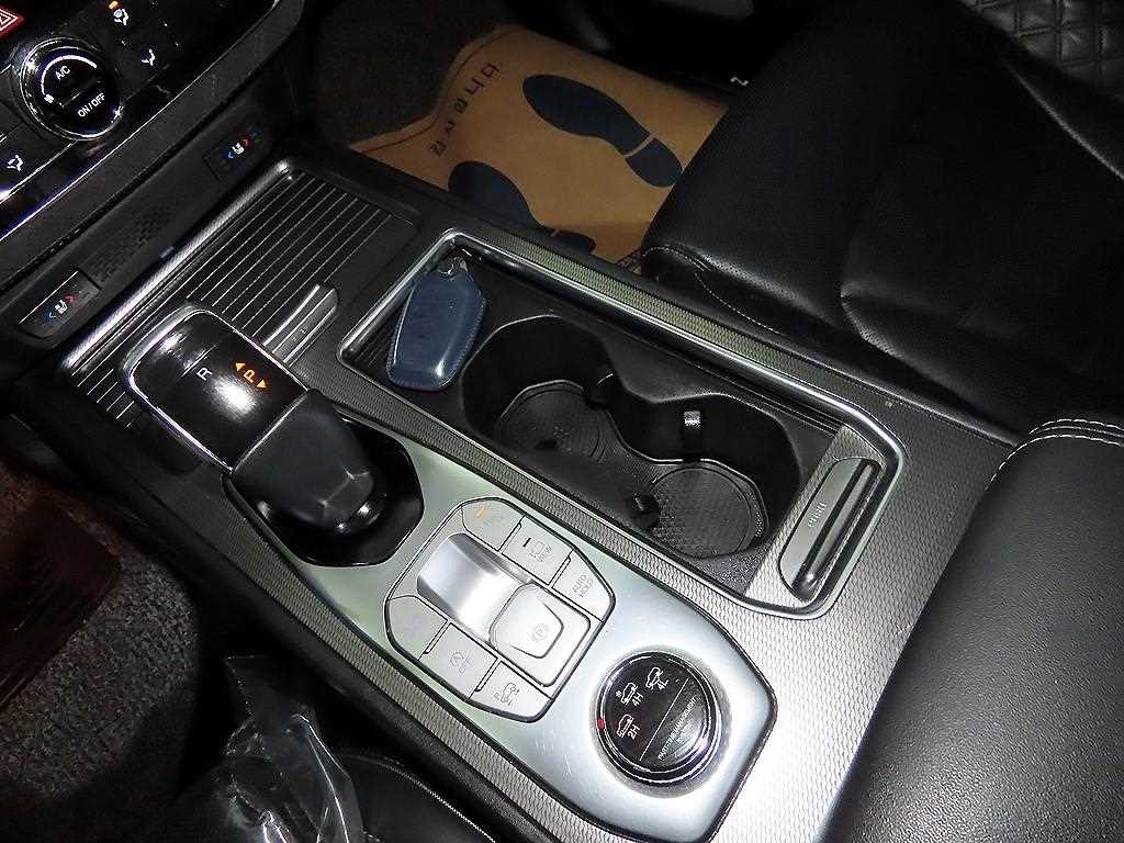 KG모빌리티(쌍용) 렉스턴 올 뉴 렉스턴 (Y450) 디젤 2.2 4WD 더 블랙 이미지 12