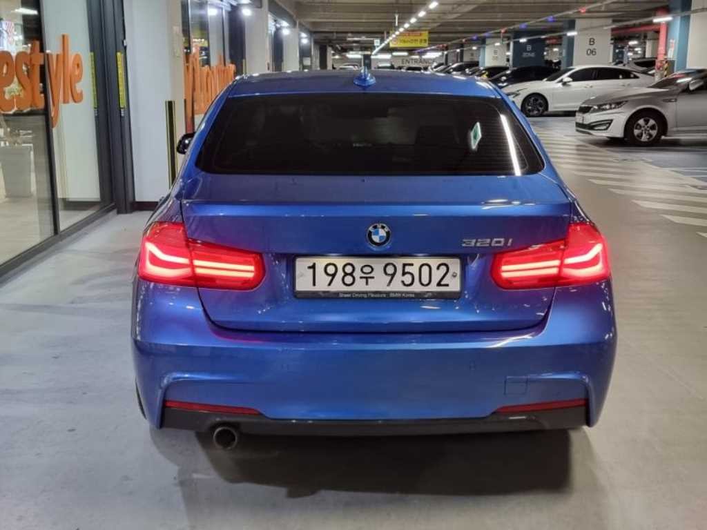 BMW 3시리즈 3시리즈 (F30) 320i M 스포츠 이미지 4