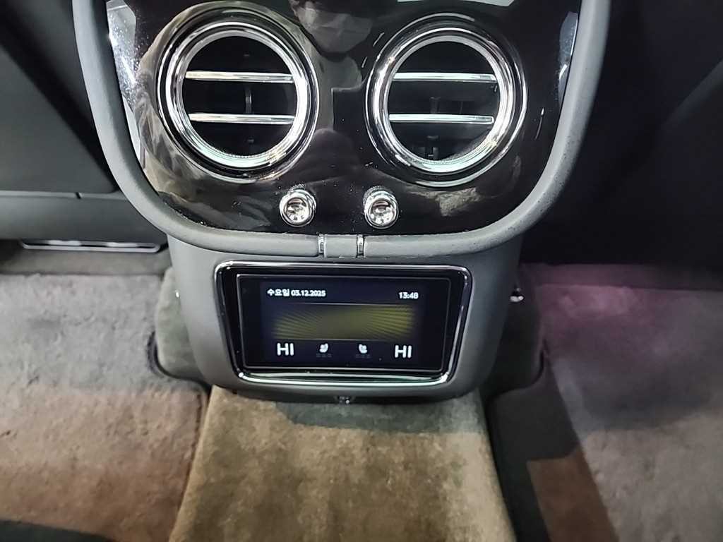 벤틀리 벤테이가 4.0 V8 아주르 이미지 13