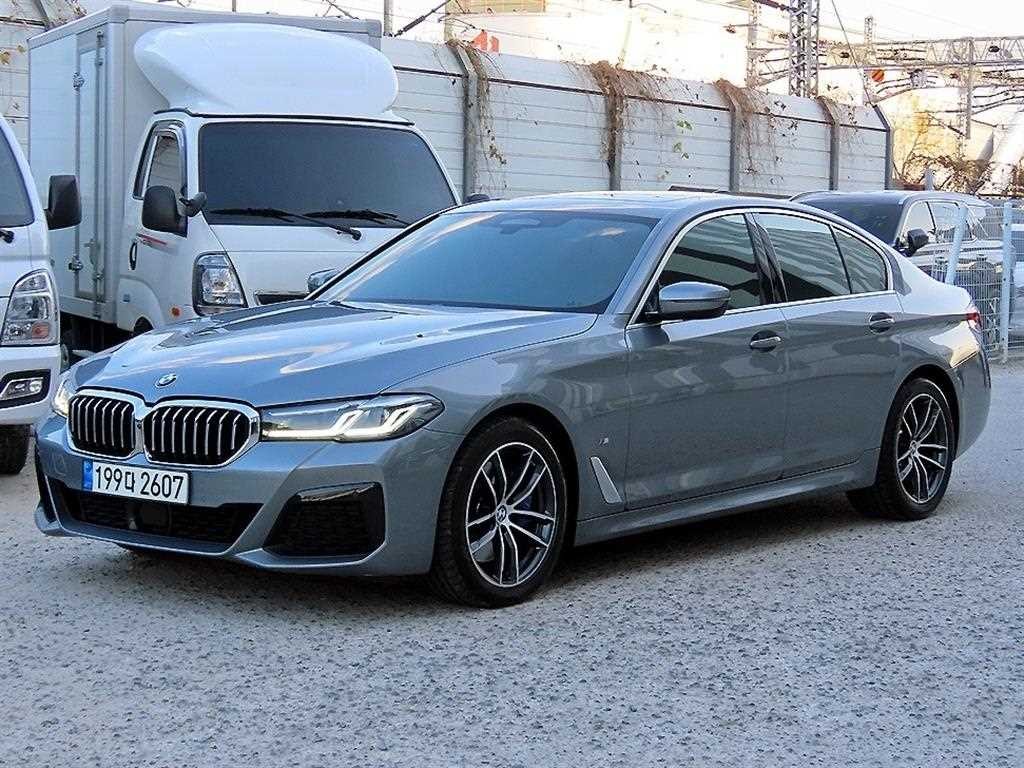 BMW 5시리즈 5시리즈 (G30) 523d xDrive M 스포츠 이미지 1