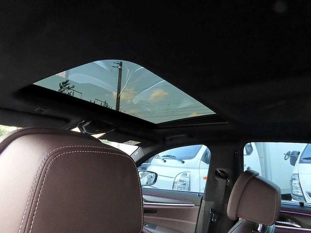 BMW 5시리즈 5시리즈 (G30) 523d xDrive M 스포츠 이미지 17