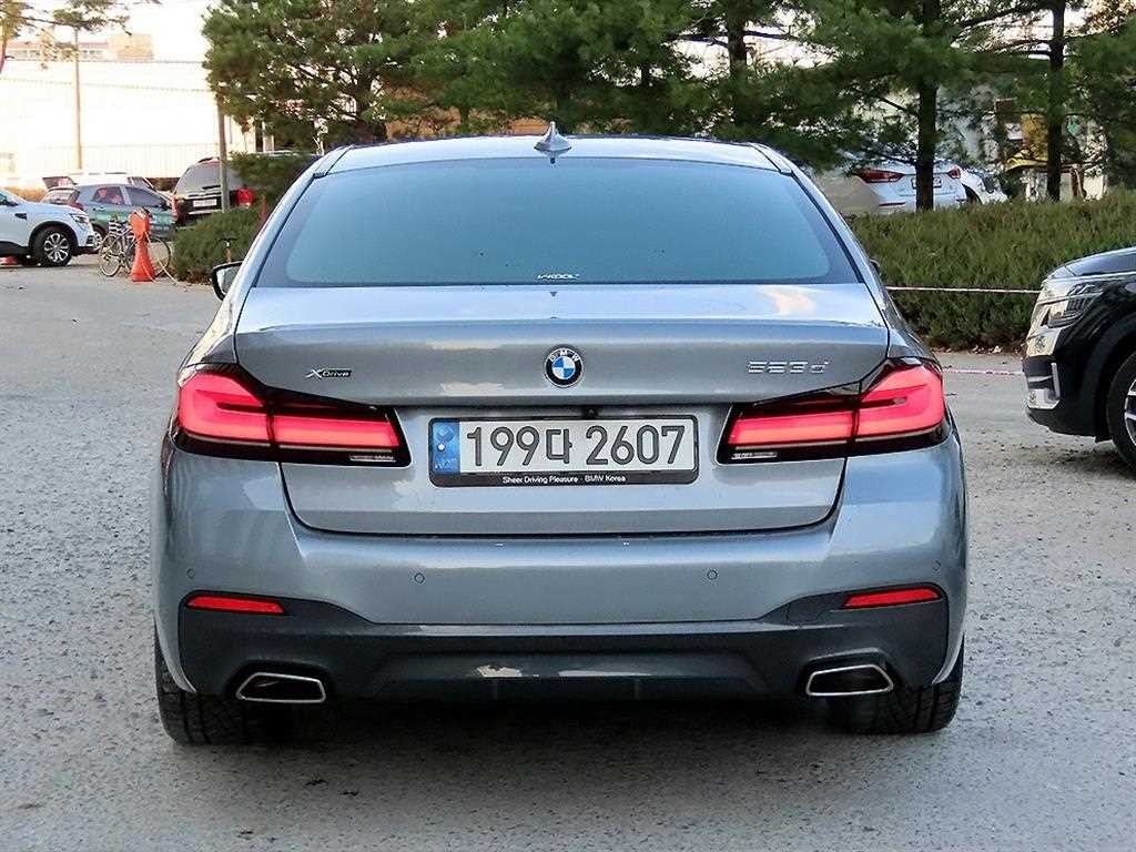 BMW 5시리즈 5시리즈 (G30) 523d xDrive M 스포츠 이미지 4