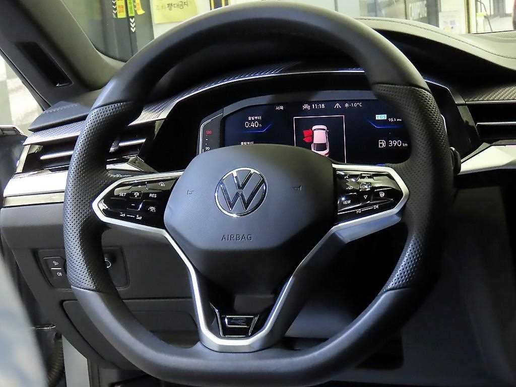 폭스바겐 아테온 2.0 TDI R-LINE 4모션 이미지 8
