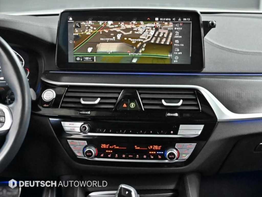 BMW 5시리즈 5시리즈 (G60) 520i M 스포츠 이미지 14