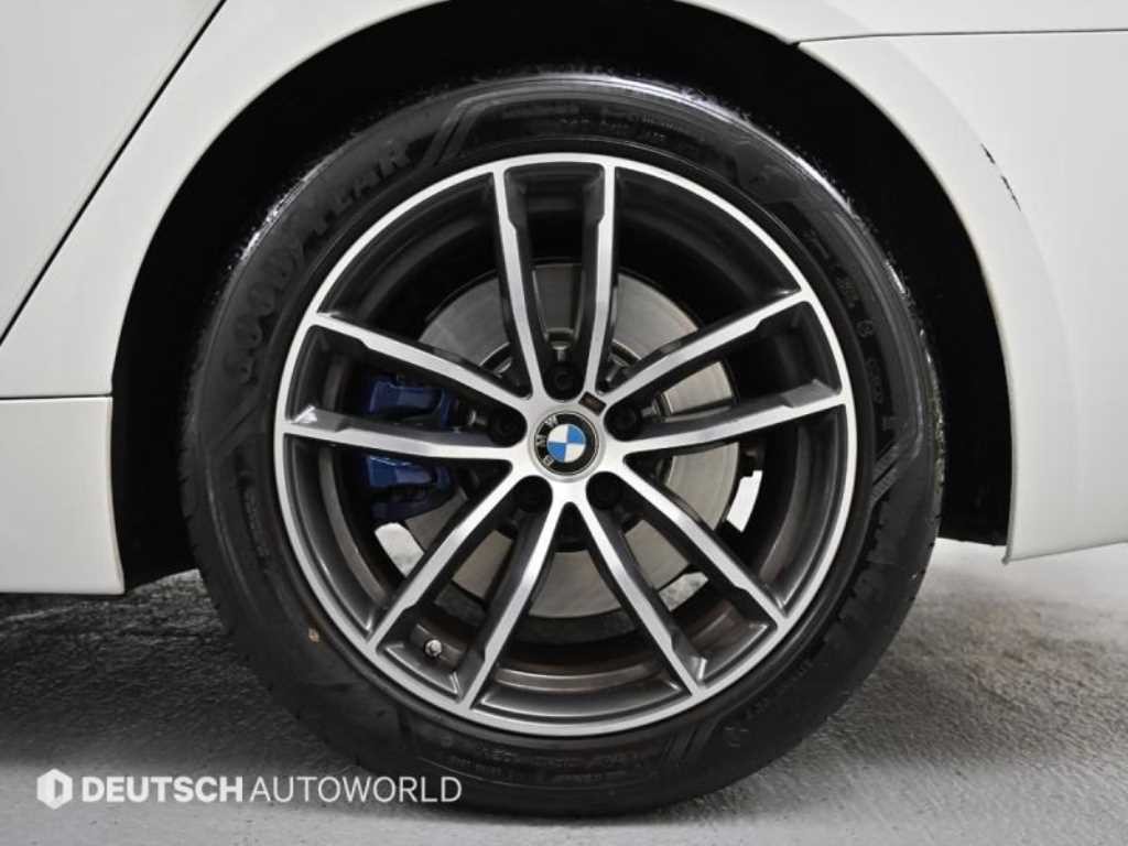 BMW 5시리즈 5시리즈 (G60) 520i M 스포츠 이미지 5