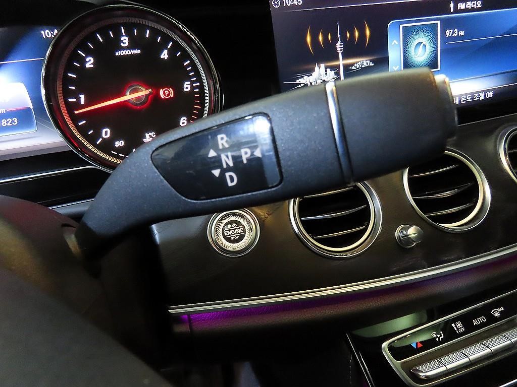 벤츠 E 클래스 E-클래스 W213 E220d 아방가르드 이미지 12