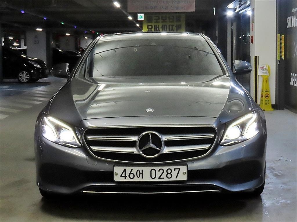 벤츠 E 클래스 E-클래스 W213 E220d 아방가르드 이미지 2