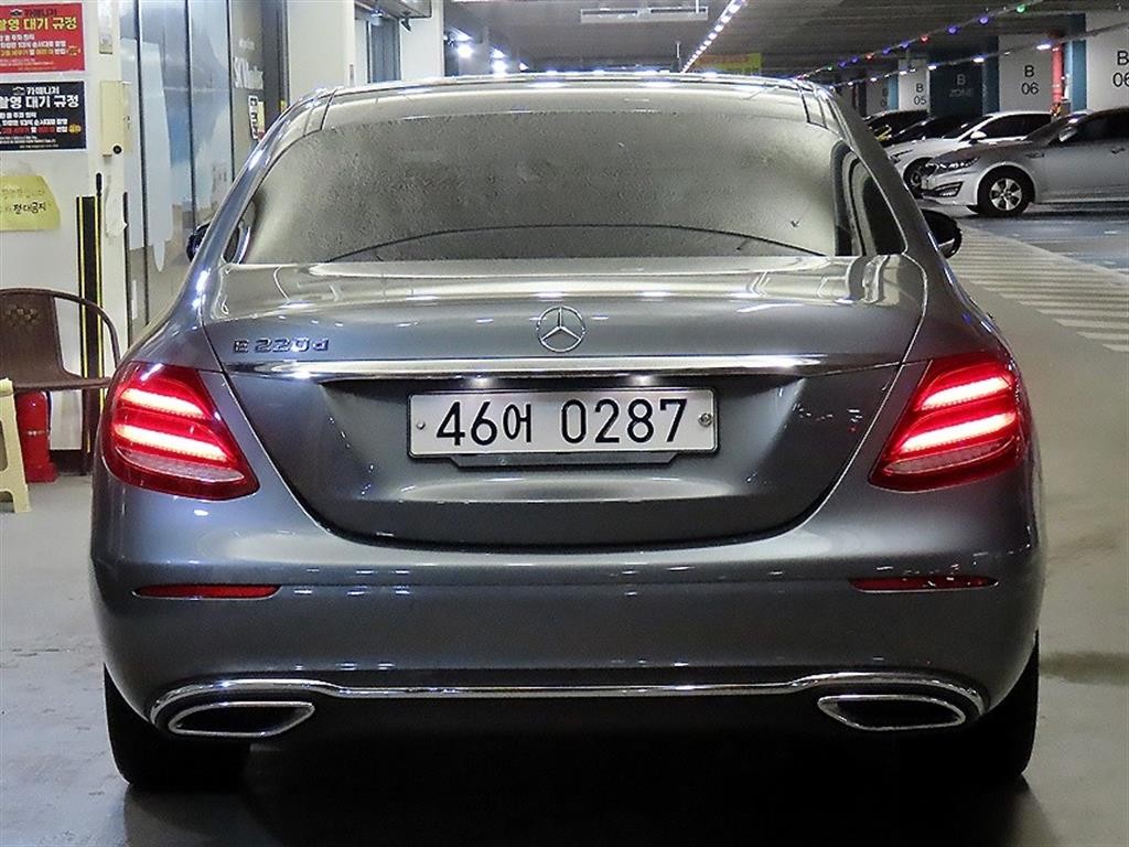벤츠 E 클래스 E-클래스 W213 E220d 아방가르드 이미지 5