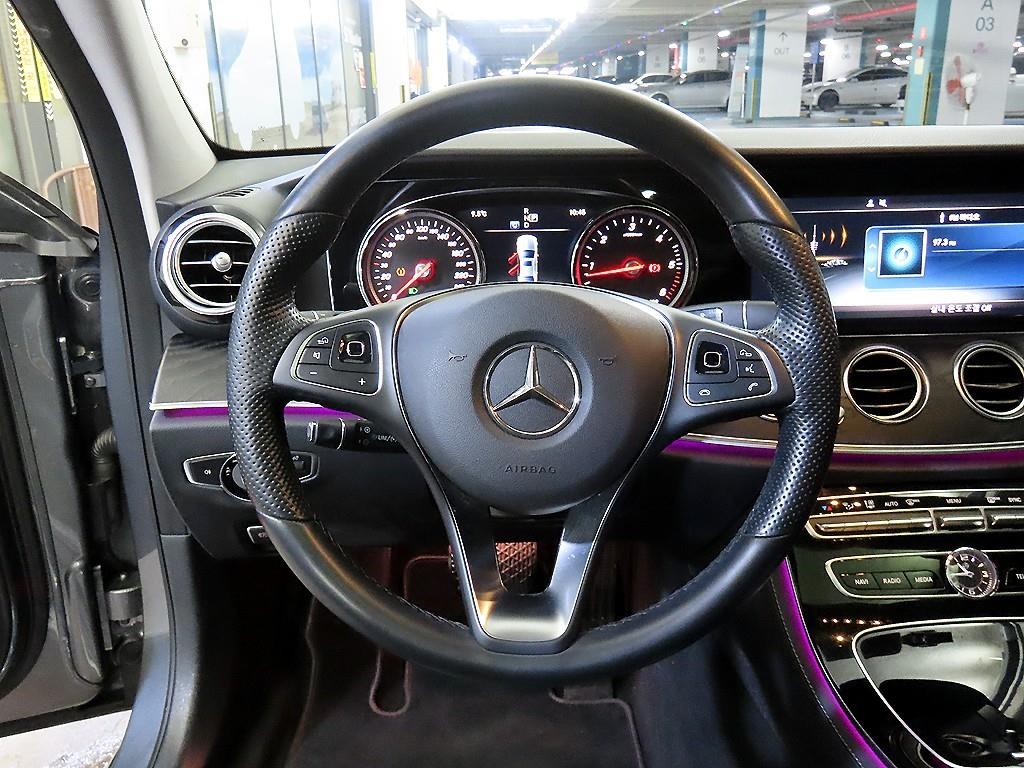 벤츠 E 클래스 E-클래스 W213 E220d 아방가르드 이미지 8