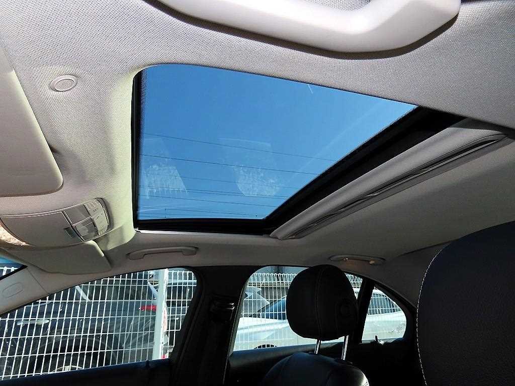 벤츠 C 클래스 C클래스 W205 C200 이미지 18
