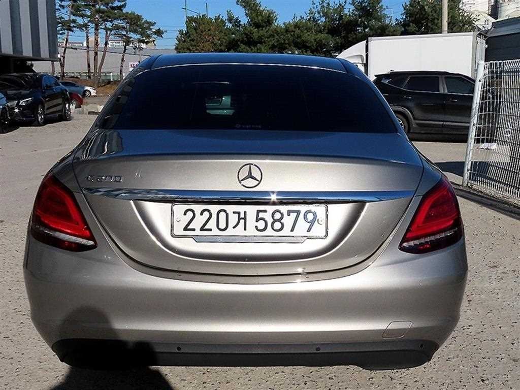 벤츠 C 클래스 C클래스 W205 C200 이미지 4