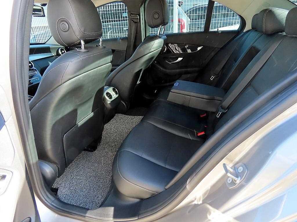 벤츠 C 클래스 C클래스 W205 C200 이미지 6