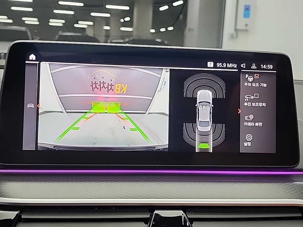 BMW 5시리즈 5시리즈 (G30) 520i M 스포츠 이미지 16