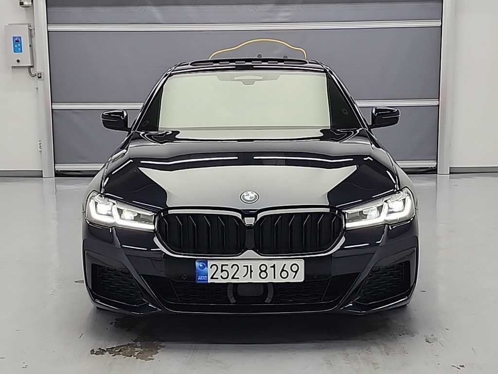 BMW 5시리즈 5시리즈 (G30) 520i M 스포츠 이미지 2