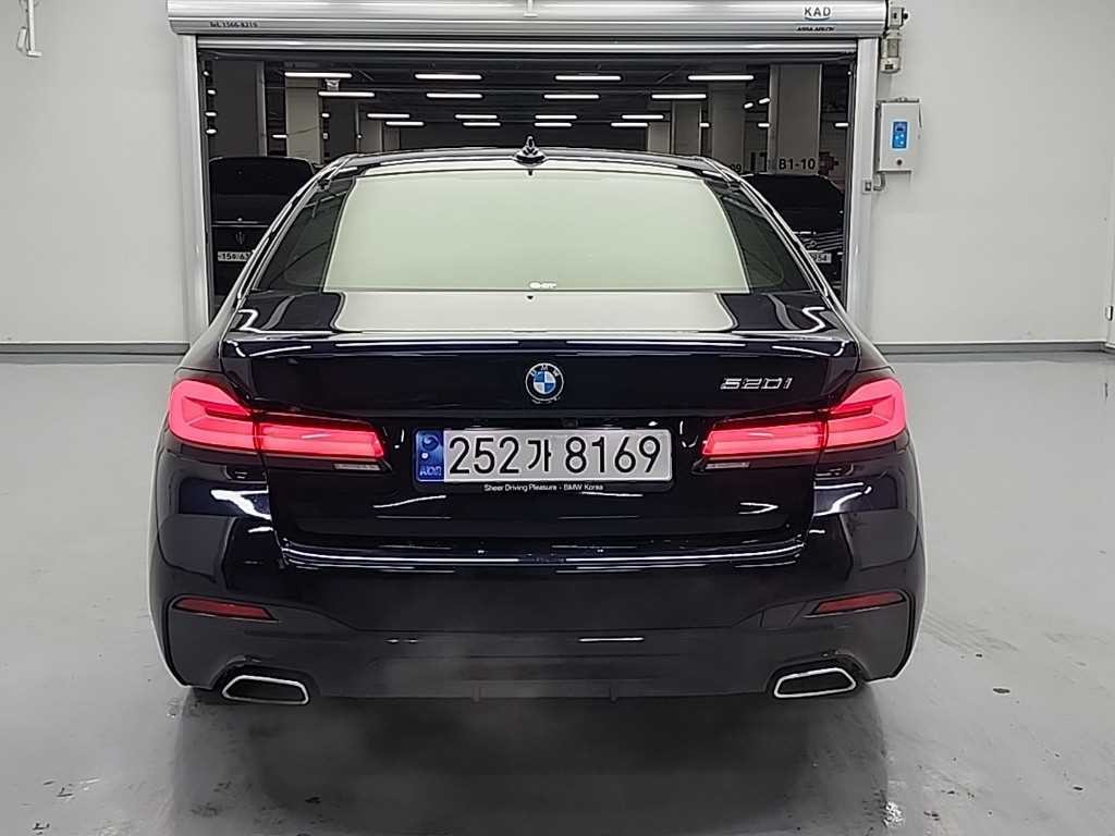 BMW 5시리즈 5시리즈 (G30) 520i M 스포츠 이미지 3
