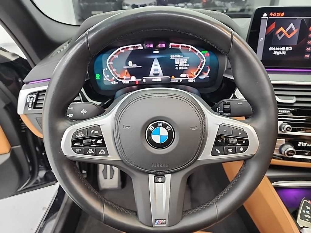 BMW 5시리즈 5시리즈 (G30) 520i M 스포츠 이미지 9
