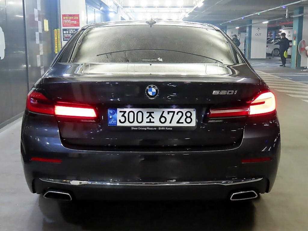 BMW 5시리즈 5시리즈 (G30) 520i M 스포츠 이미지 5