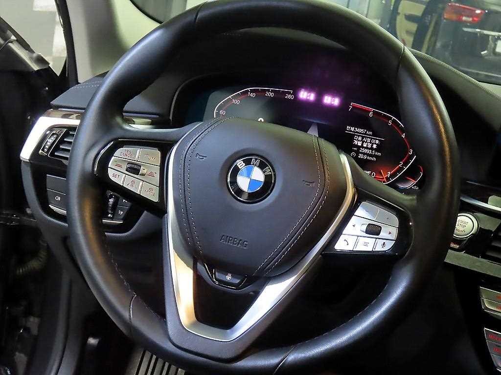 BMW 5시리즈 5시리즈 (G30) 520i M 스포츠 이미지 8
