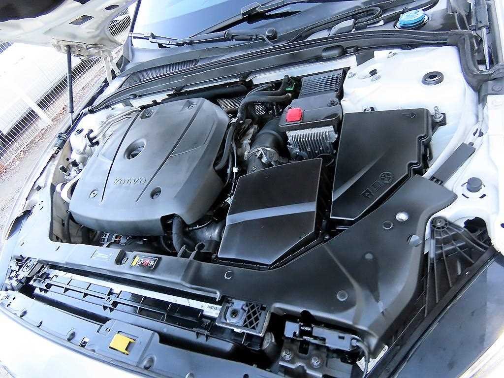 볼보 V60 V60 크로스 컨트리 2세대 2.0 T5 프로 AWD 이미지 19