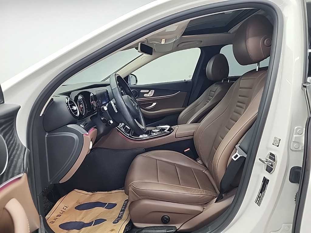 벤츠 E 클래스 E-클래스 W213 E220d 4MATIC 아방가르드 이미지 11