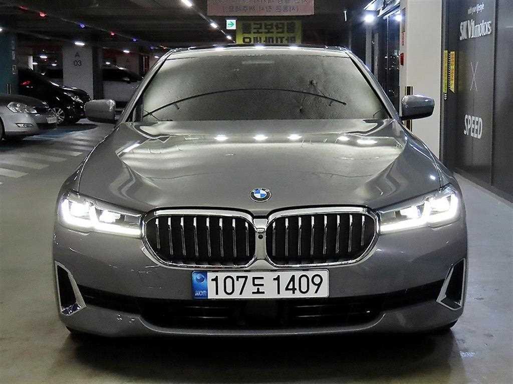 BMW 5시리즈 5시리즈 (G30) 520i 럭셔리 이미지 2