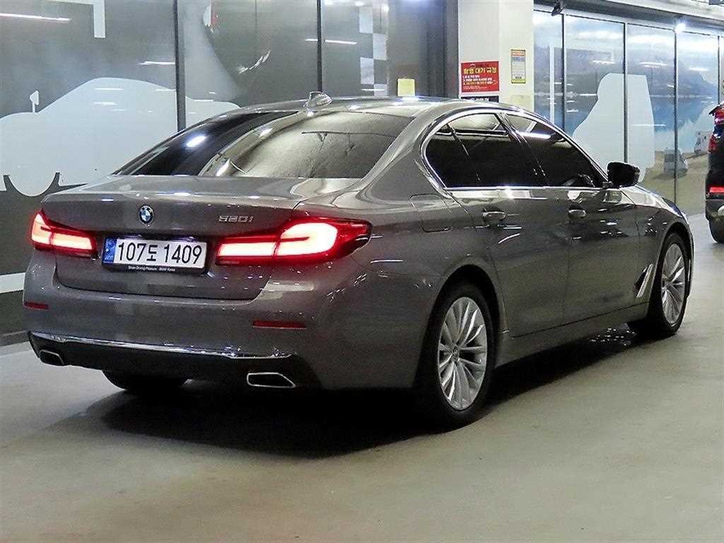 BMW 5시리즈 5시리즈 (G30) 520i 럭셔리 이미지 4