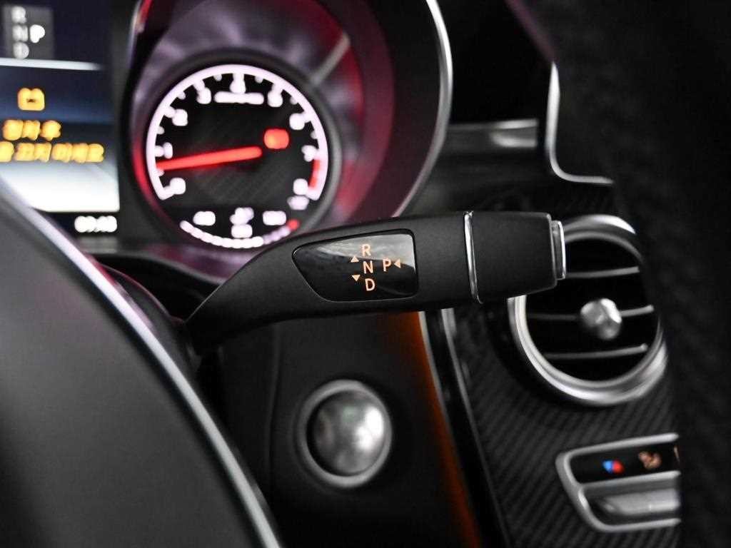 벤츠 GLC 클래스 GLC클래스 X253 AMG GLC 63 4MATIC+ 이미지 11