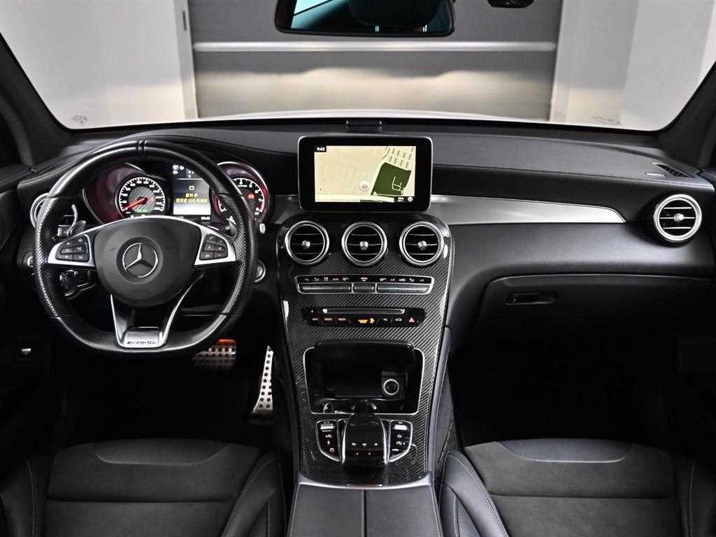 벤츠 GLC 클래스 GLC클래스 X253 AMG GLC 63 4MATIC+ 이미지 9