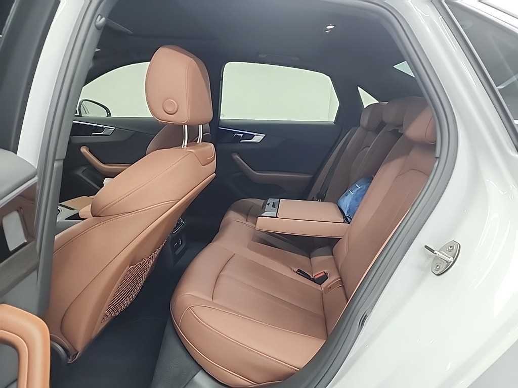 아우디 A4 A4 (B9) 40 TFSI 프리미엄 이미지 12