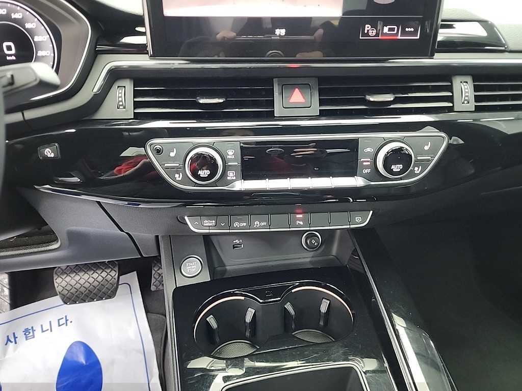 아우디 A5 A5 (F5) 40 TFSI 콰트로 프리미엄 스포트백 이미지 10