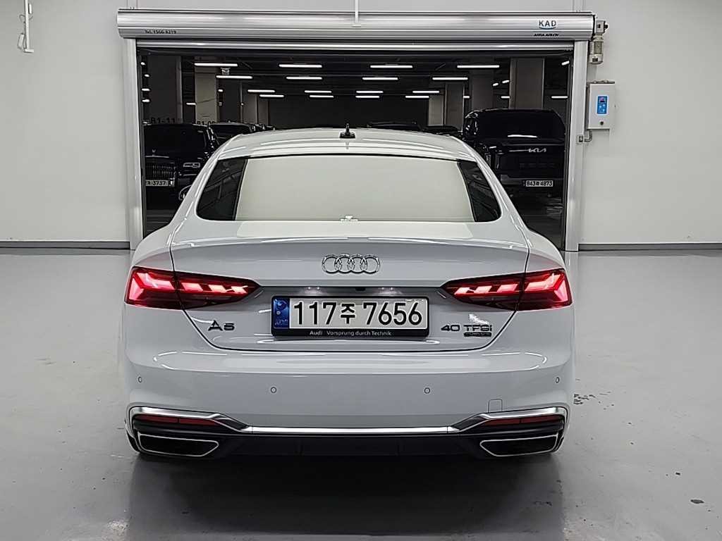 아우디 A5 A5 (F5) 40 TFSI 콰트로 프리미엄 스포트백 이미지 3
