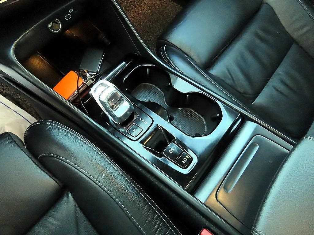 볼보 XC40 B4 AWD 얼티메이트 브라이트 이미지 10