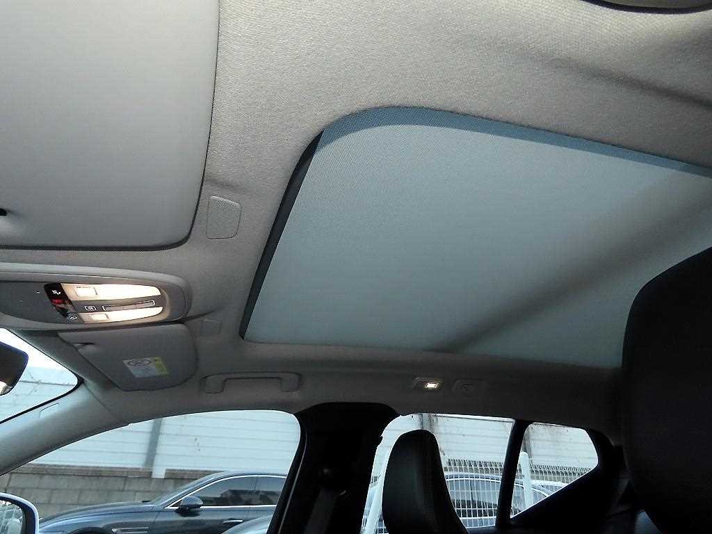 볼보 XC40 B4 AWD 얼티메이트 브라이트 이미지 18