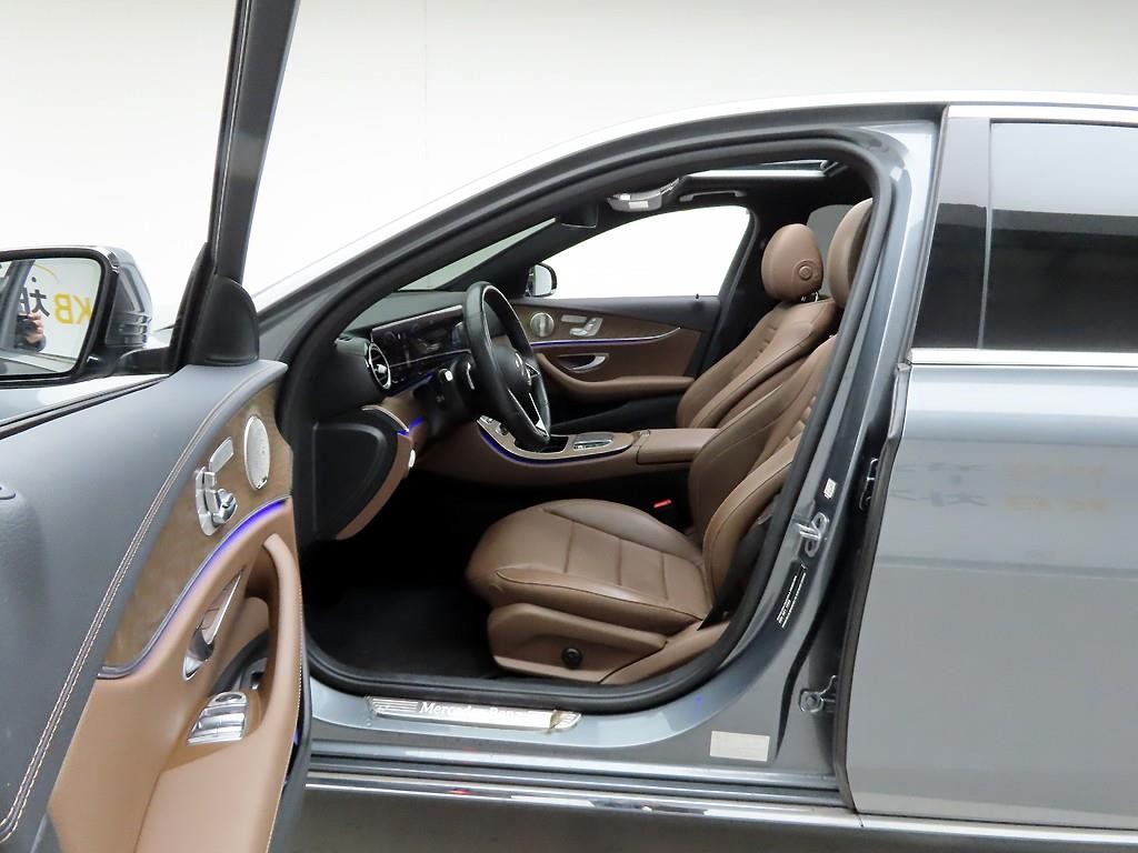 벤츠 E 클래스 E-클래스 W213 E300e 4MATIC 익스클루시브 이미지 13