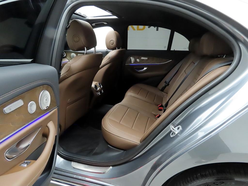 벤츠 E 클래스 E-클래스 W213 E300e 4MATIC 익스클루시브 이미지 14