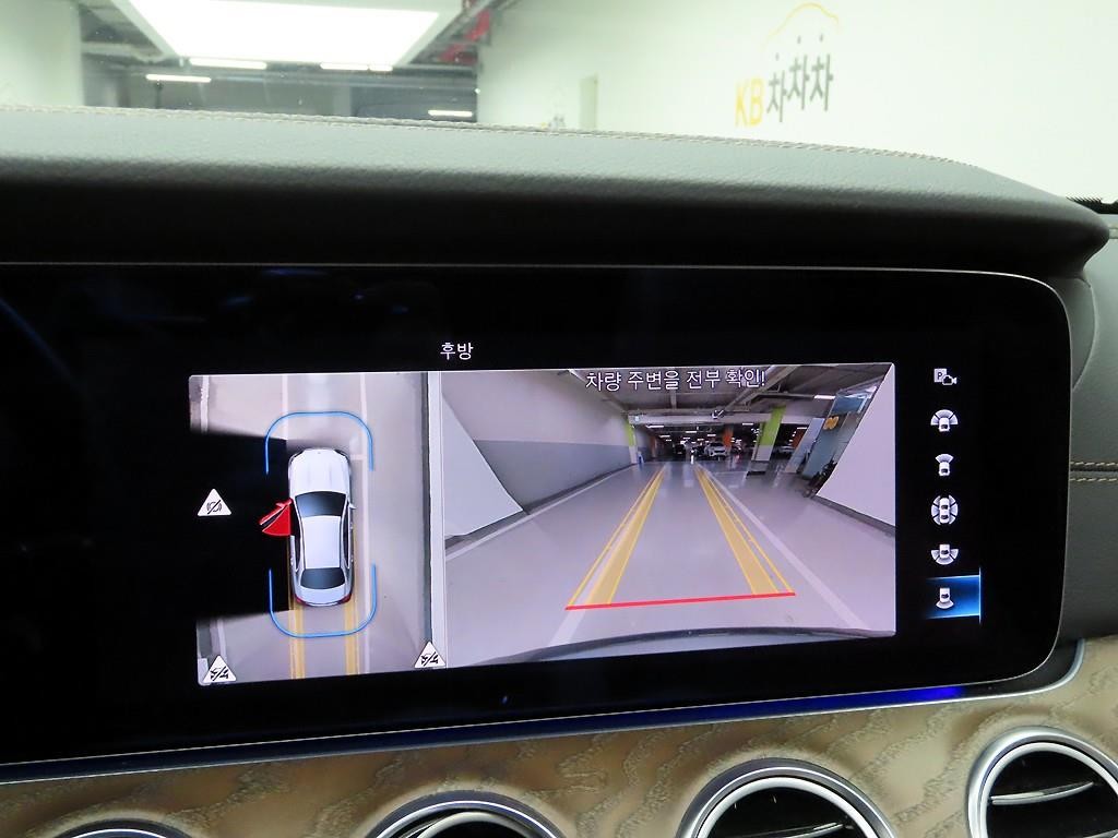 벤츠 E 클래스 E-클래스 W213 E300e 4MATIC 익스클루시브 이미지 15