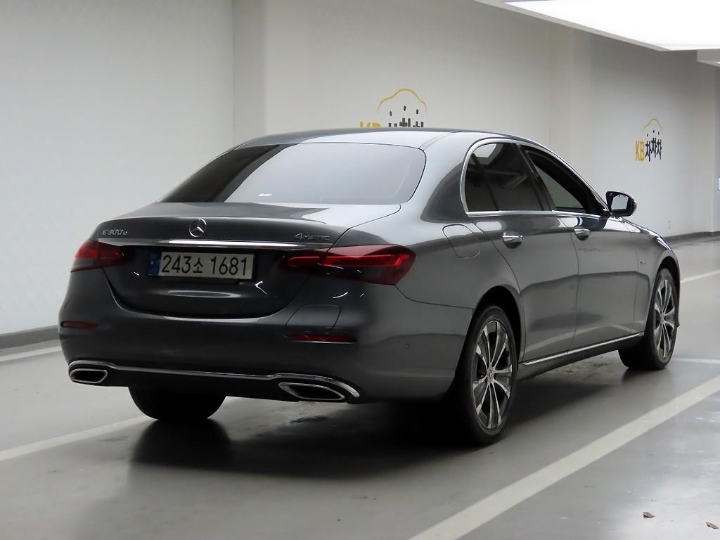 벤츠 E 클래스 E-클래스 W213 E300e 4MATIC 익스클루시브 이미지 4
