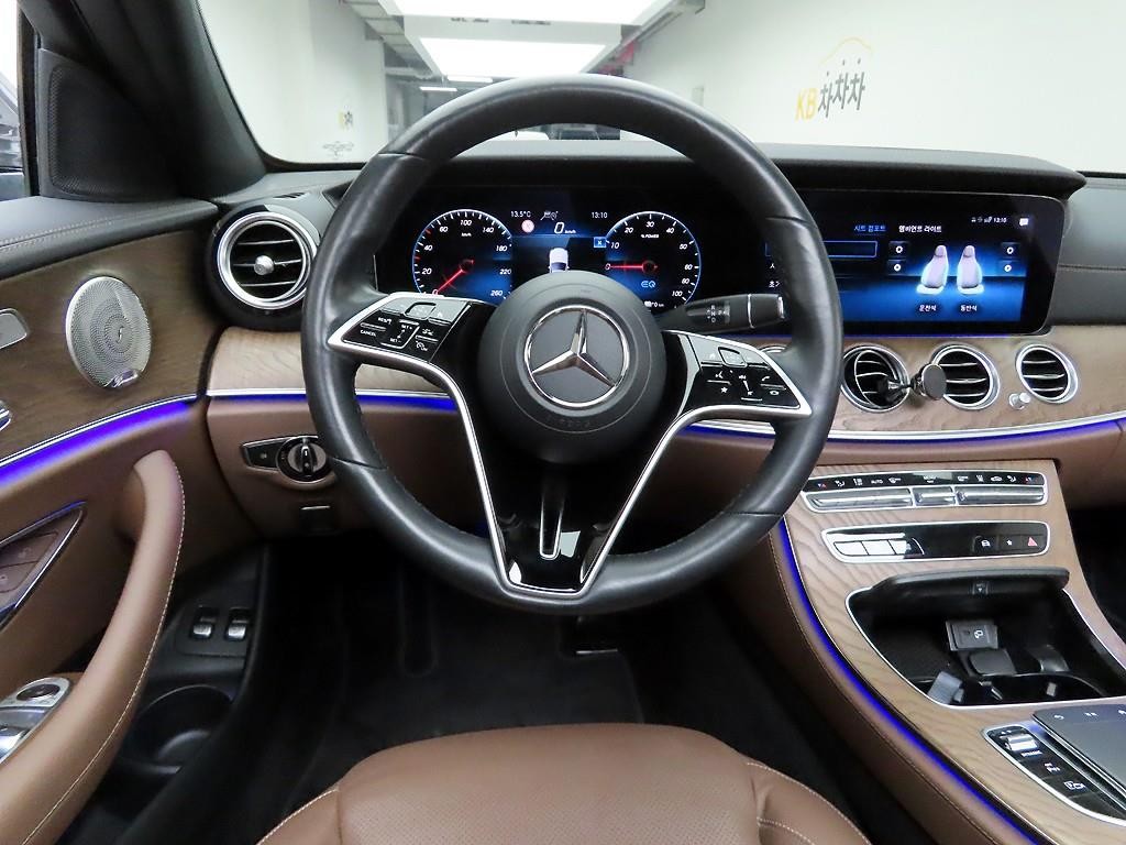 벤츠 E 클래스 E-클래스 W213 E300e 4MATIC 익스클루시브 이미지 8