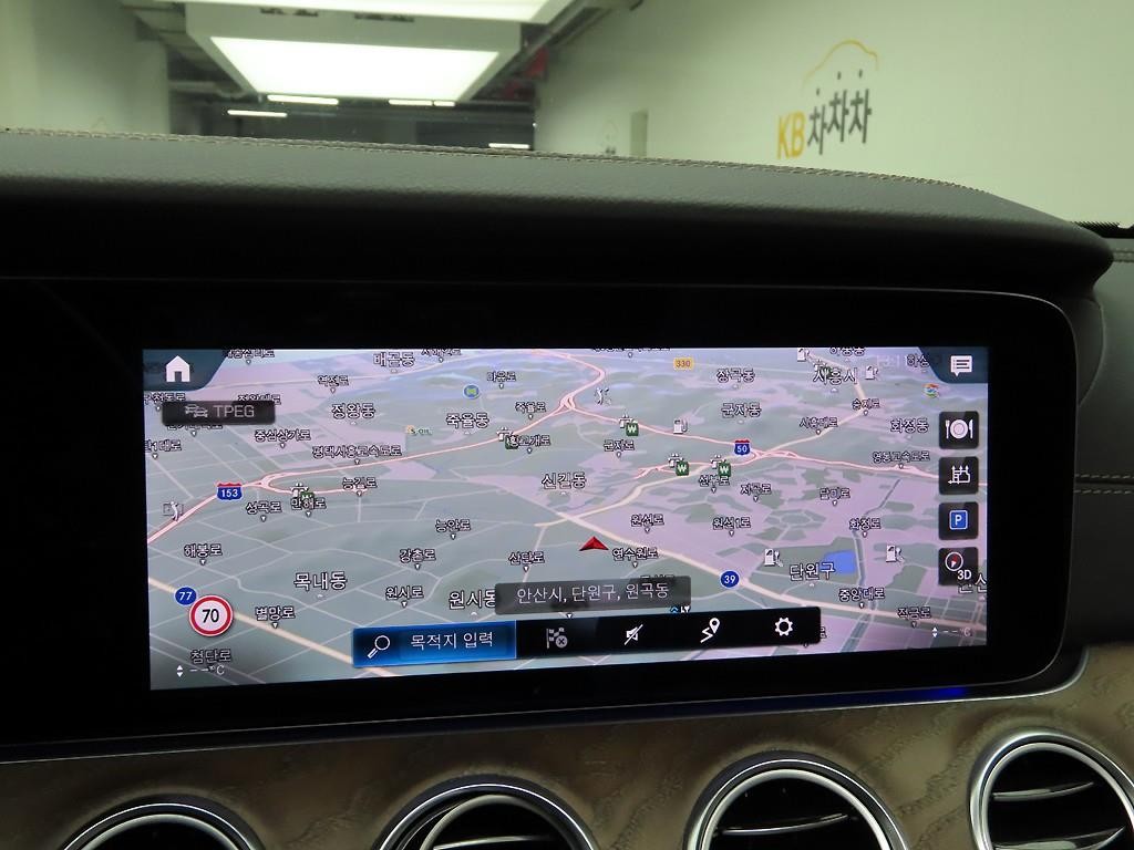 벤츠 E 클래스 E-클래스 W213 E300e 4MATIC 익스클루시브 이미지 9