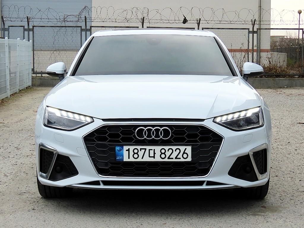아우디 A4 A4 (B9) 40 TFSI 프리미엄 이미지 1