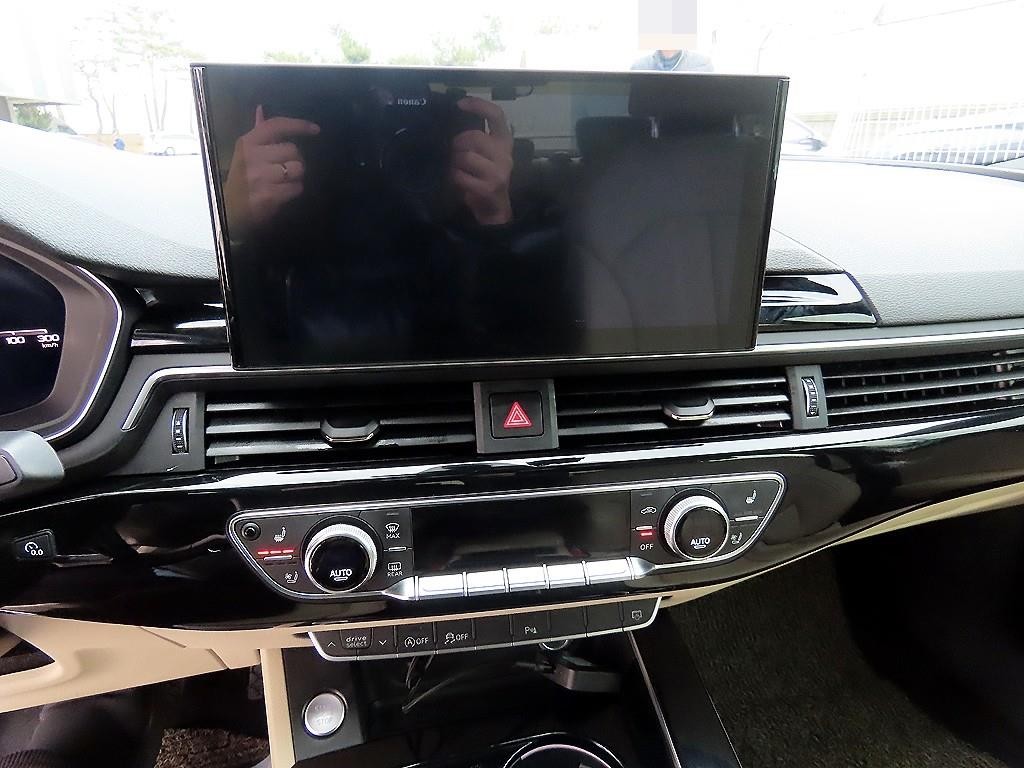 아우디 A4 A4 (B9) 40 TFSI 프리미엄 이미지 13