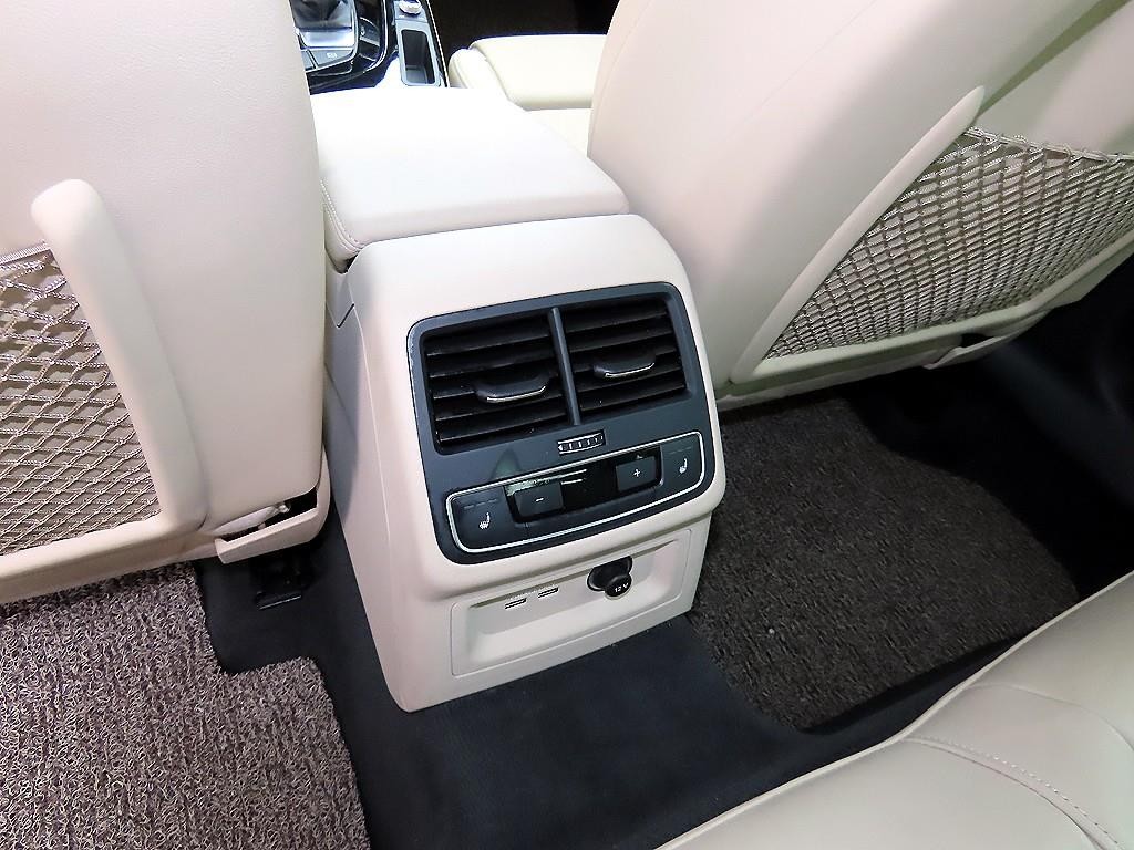 아우디 A4 A4 (B9) 40 TFSI 프리미엄 이미지 17