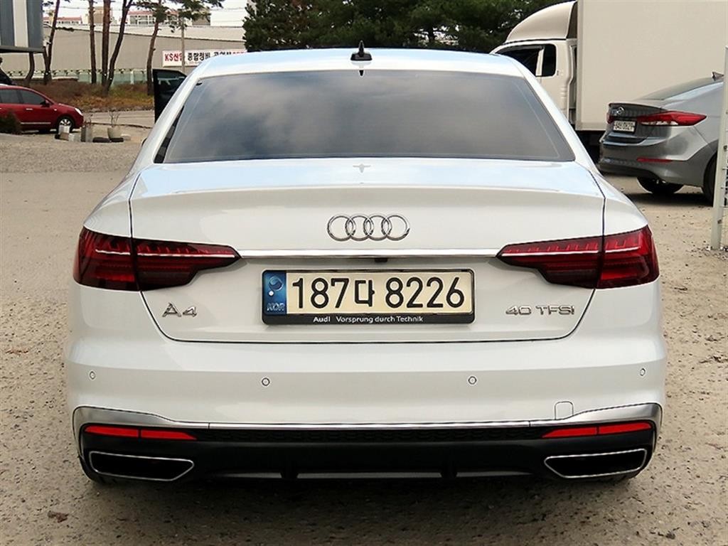 아우디 A4 A4 (B9) 40 TFSI 프리미엄 이미지 4