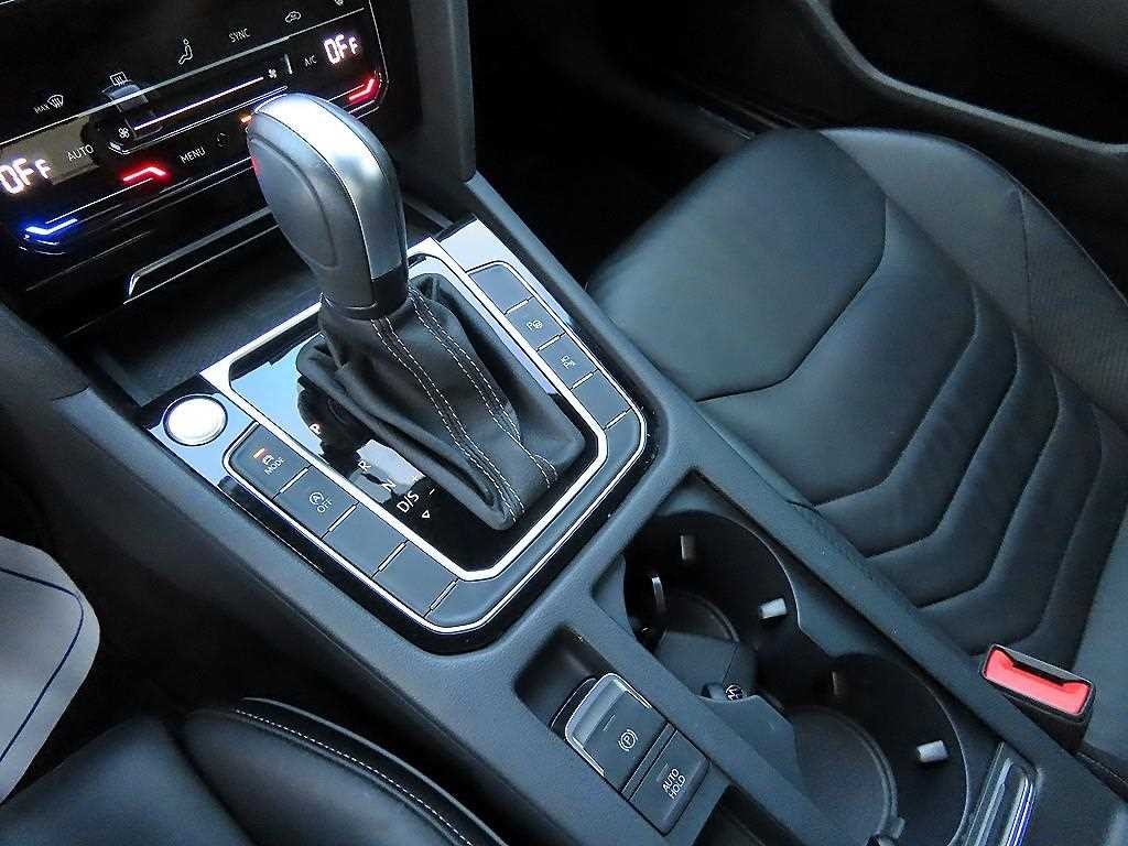 폭스바겐 아테온 2.0 TDI R-LINE 4모션 이미지 12